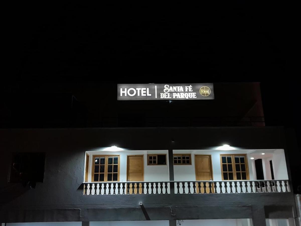 Hotel Santa Fe Del Parque ซานตาเฟเดอันตีโอเกีย ภายนอก รูปภาพ